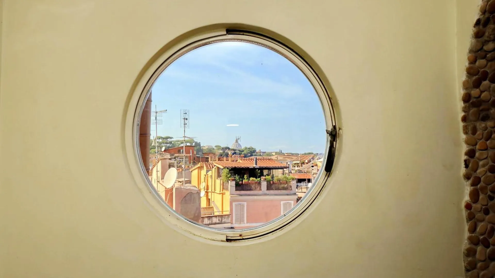 Vicolo Del Cinque Penthouse | Romeloft Apartment