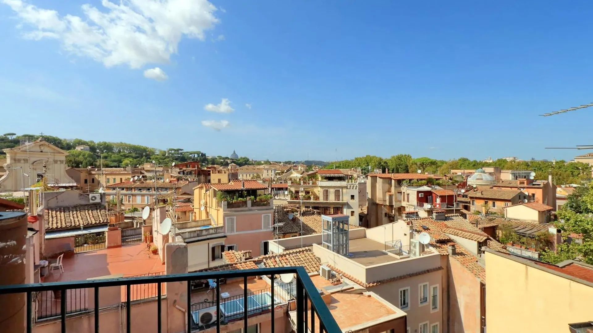Vicolo Del Cinque Penthouse | Romeloft Apartment Italy
