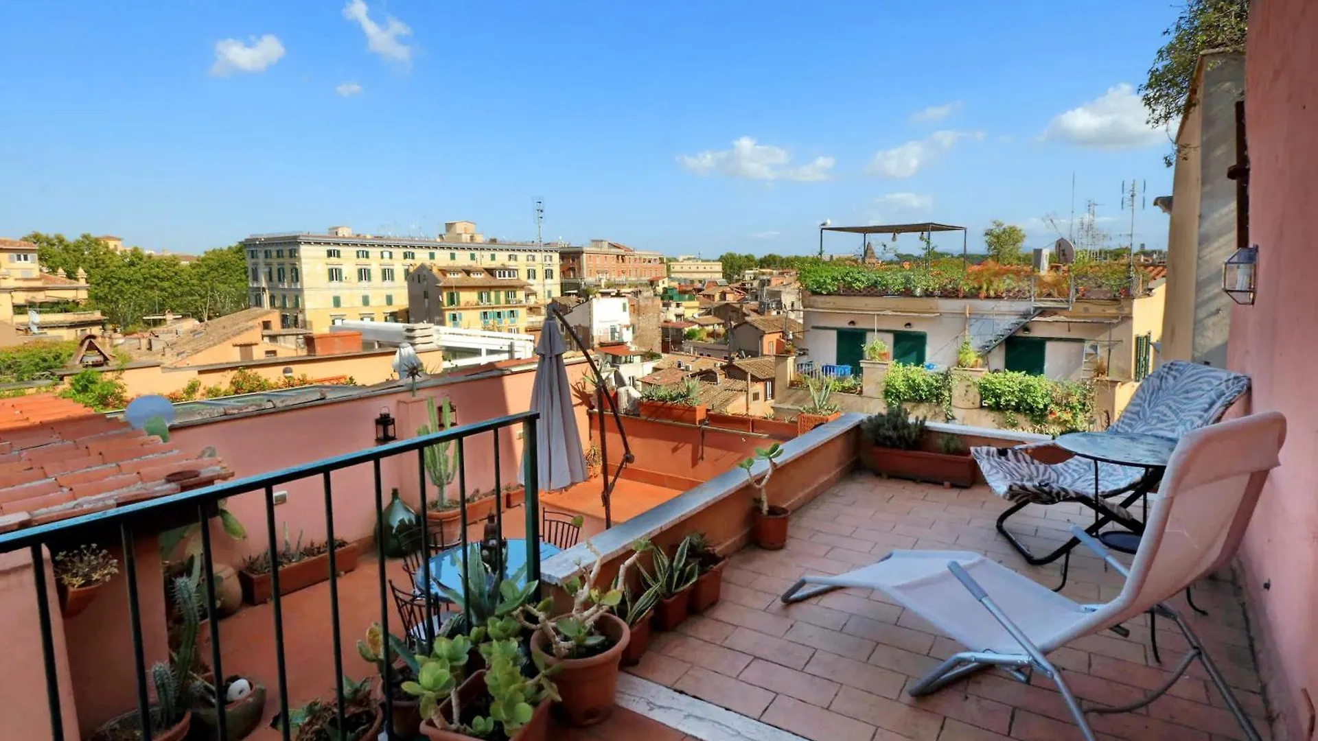 Vicolo Del Cinque Penthouse | Romeloft Apartment